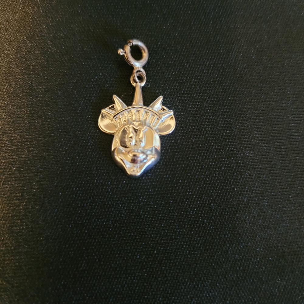 Disney collectors Limited Edition Minnie Mouse Statue of Liberty 925 Charm